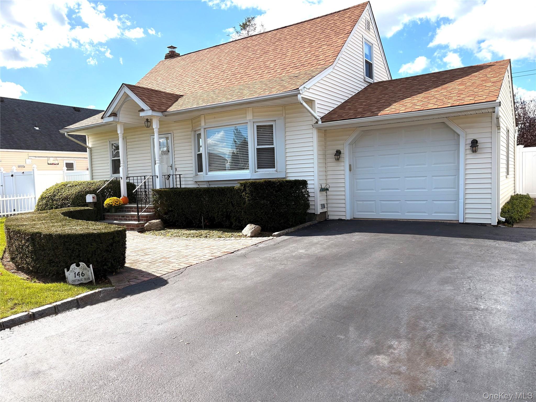 #3 photo, 146 Cottage Boulevard, ナッソー郡 Hicksville , NY 11801