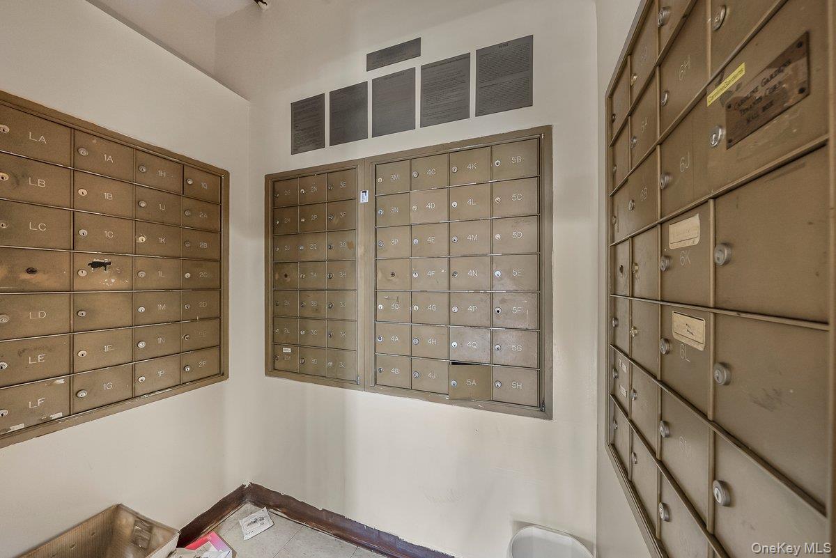 #16 photo, 86-16 60th  Ave, クイーンズ区 Elmhurst , NY 11373