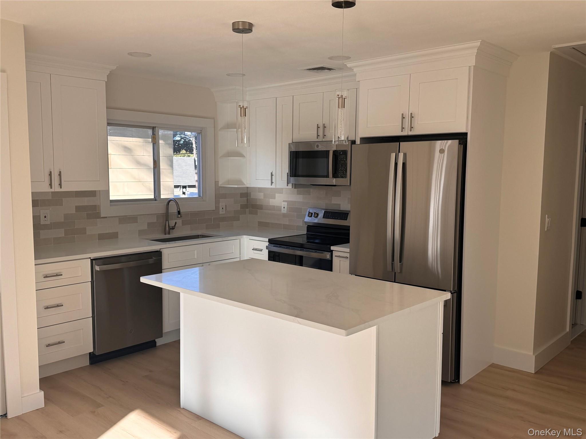 #2 photo, 143 Belle Avenue, サフォーク郡 Ronkonkoma , NY 11779