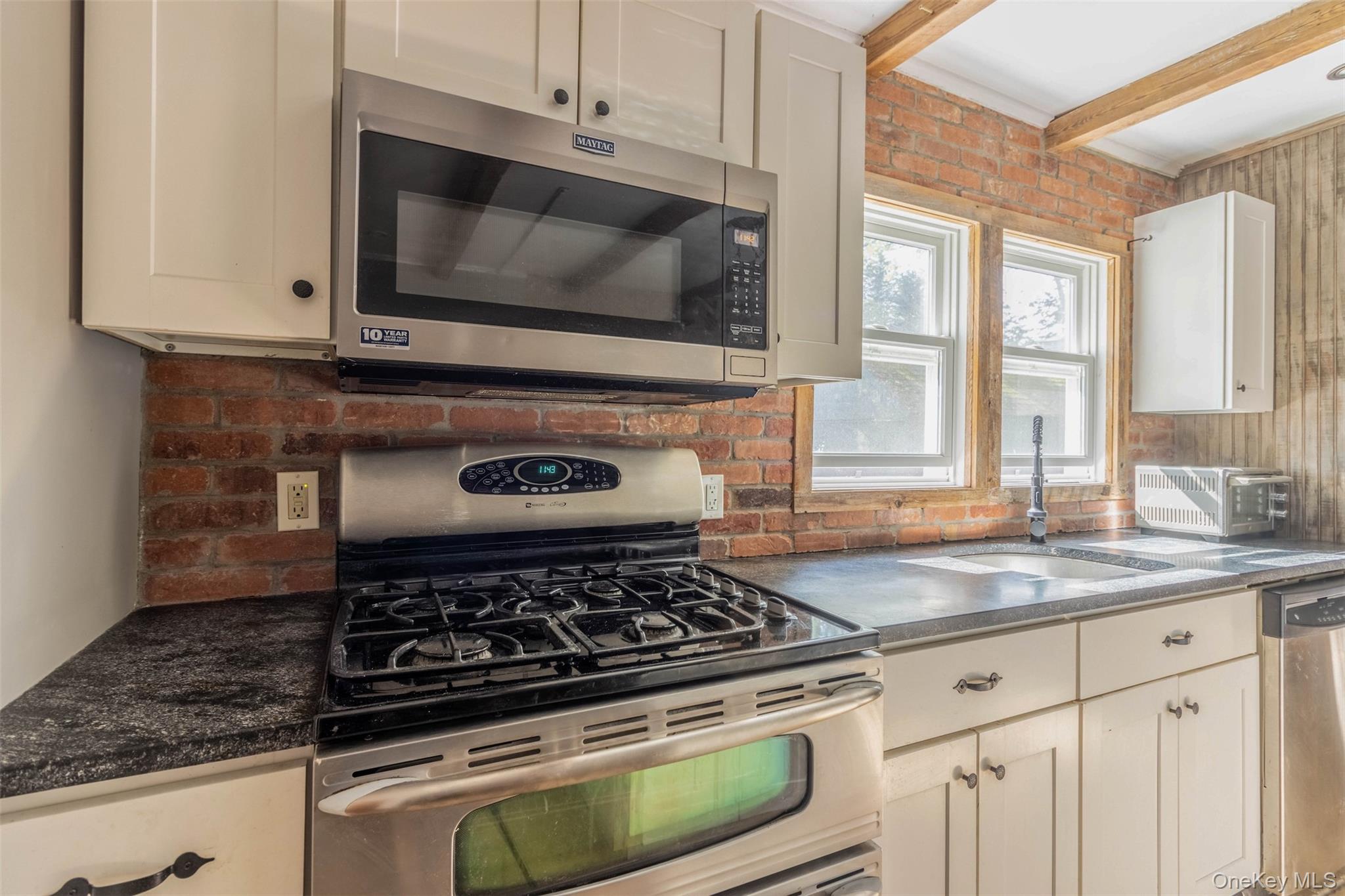 #4 photo, 19450 Main Road, サフォーク郡 Mattituck , NY 11952