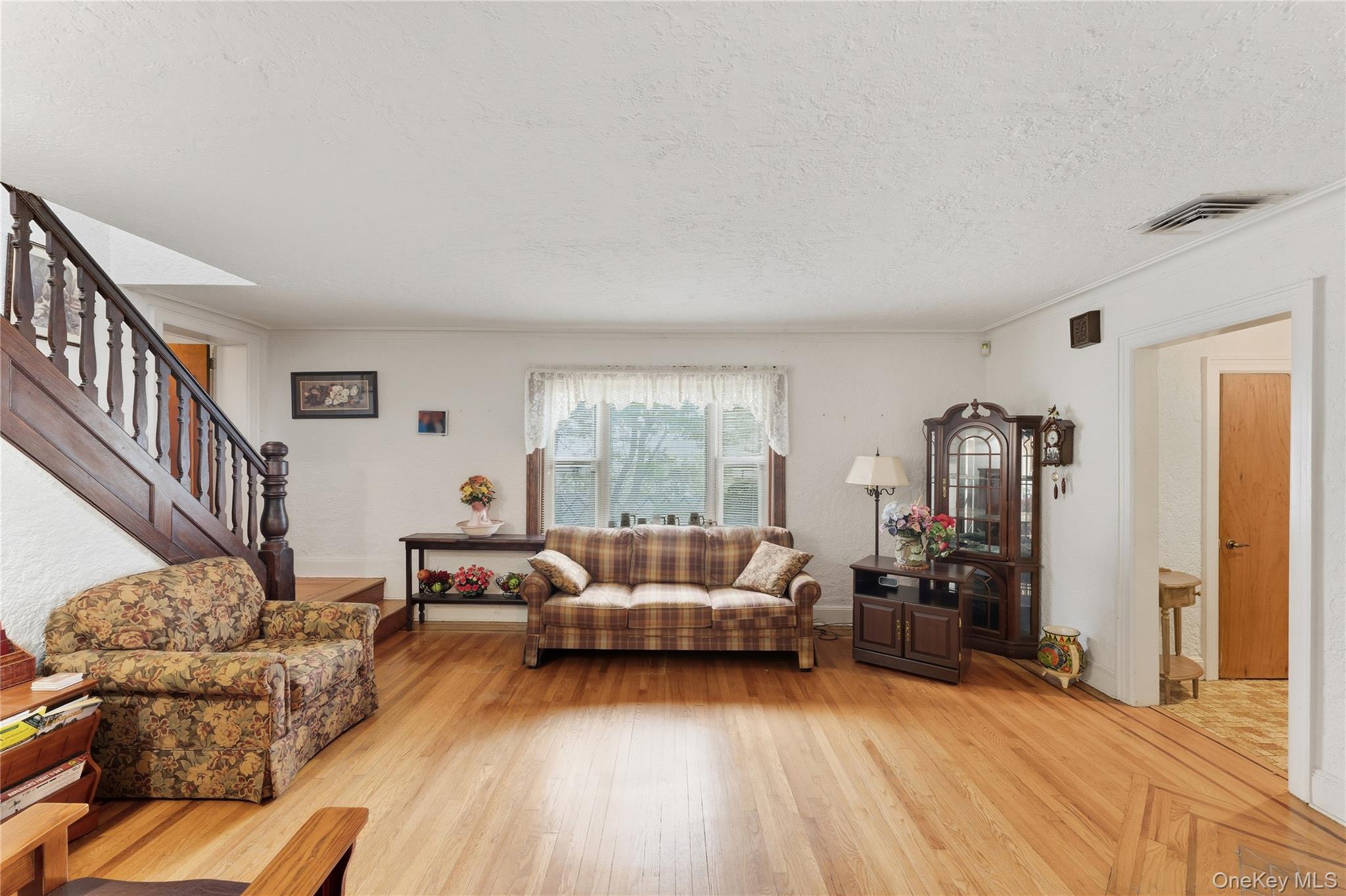 #2 photo, 1522 Surprise Street, ナッソー郡 Elmont , NY 11003