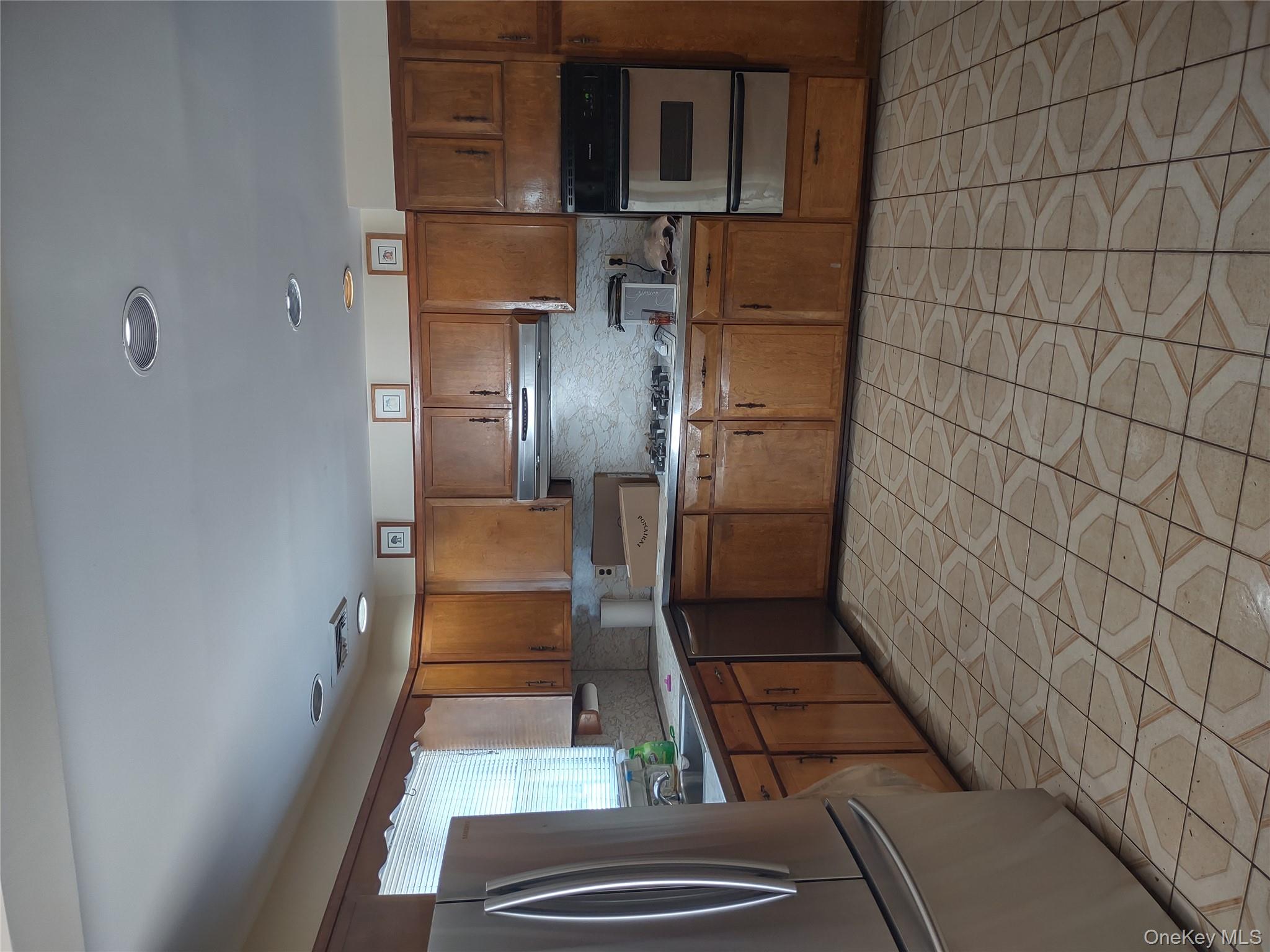 #3 photo, 240 Harrison Avenue, ナッソー郡 Mineola , NY 11501