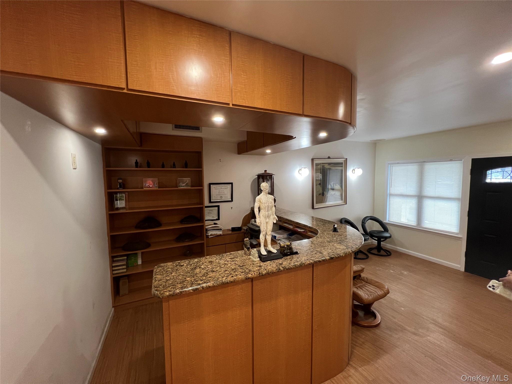 #3 photo, 143-27 Roosevelt Avenue, クイーンズ区 Flushing , NY 11354