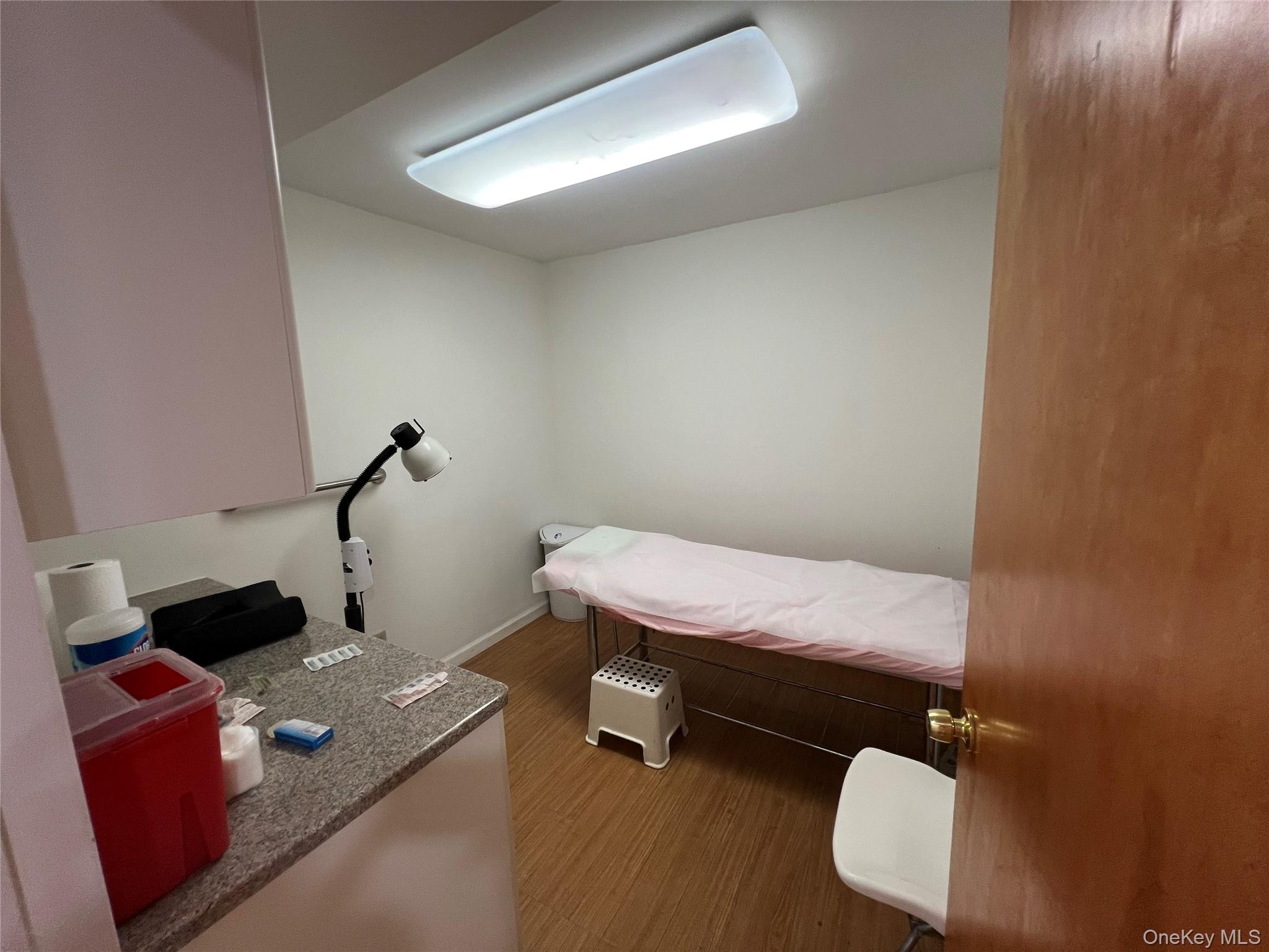 #6 photo, 143-27 Roosevelt Avenue, クイーンズ区 Flushing , NY 11354