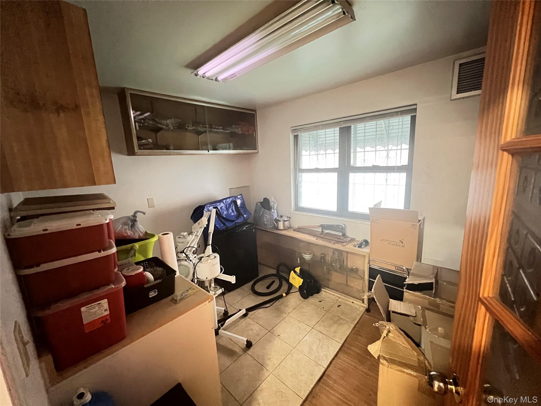 #9 photo, 143-27 Roosevelt Avenue, クイーンズ区 Flushing , NY 11354