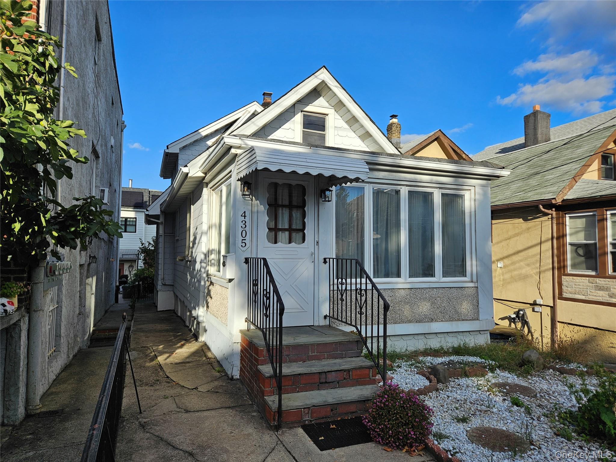 #1 photo, 43-05 21 Avenue, अस्टोरिया Astoria , NY 11105