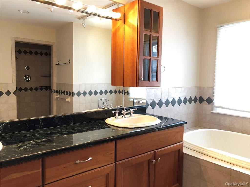 #17 photo, 49 Commodore Road, Chappaqua , NY 10514