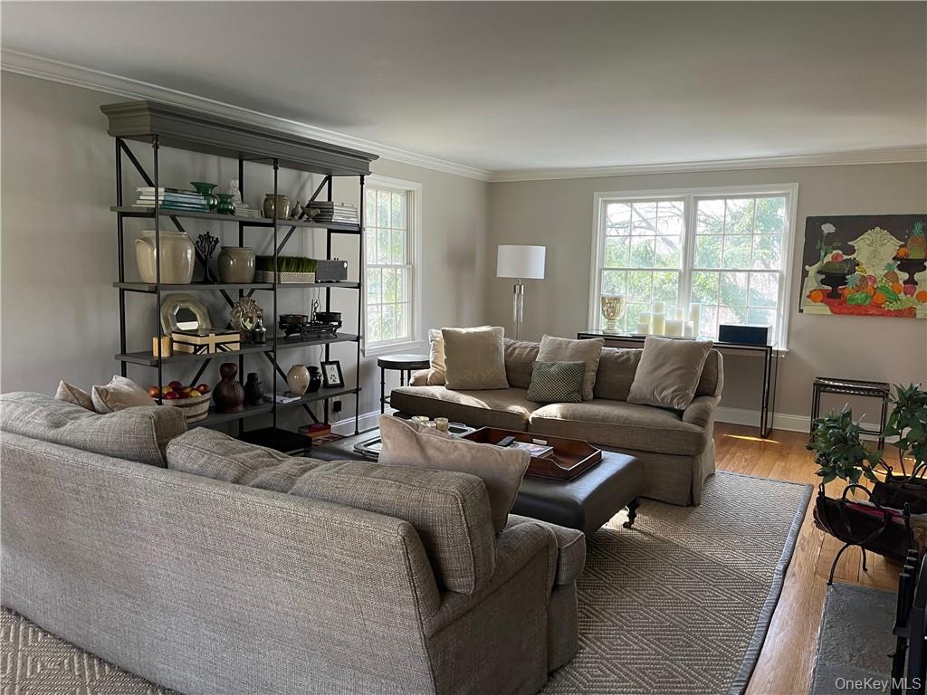 #4 photo, 49 Commodore Road, Chappaqua , NY 10514