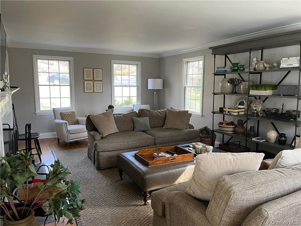 #5 photo, 49 Commodore Road, Chappaqua , NY 10514