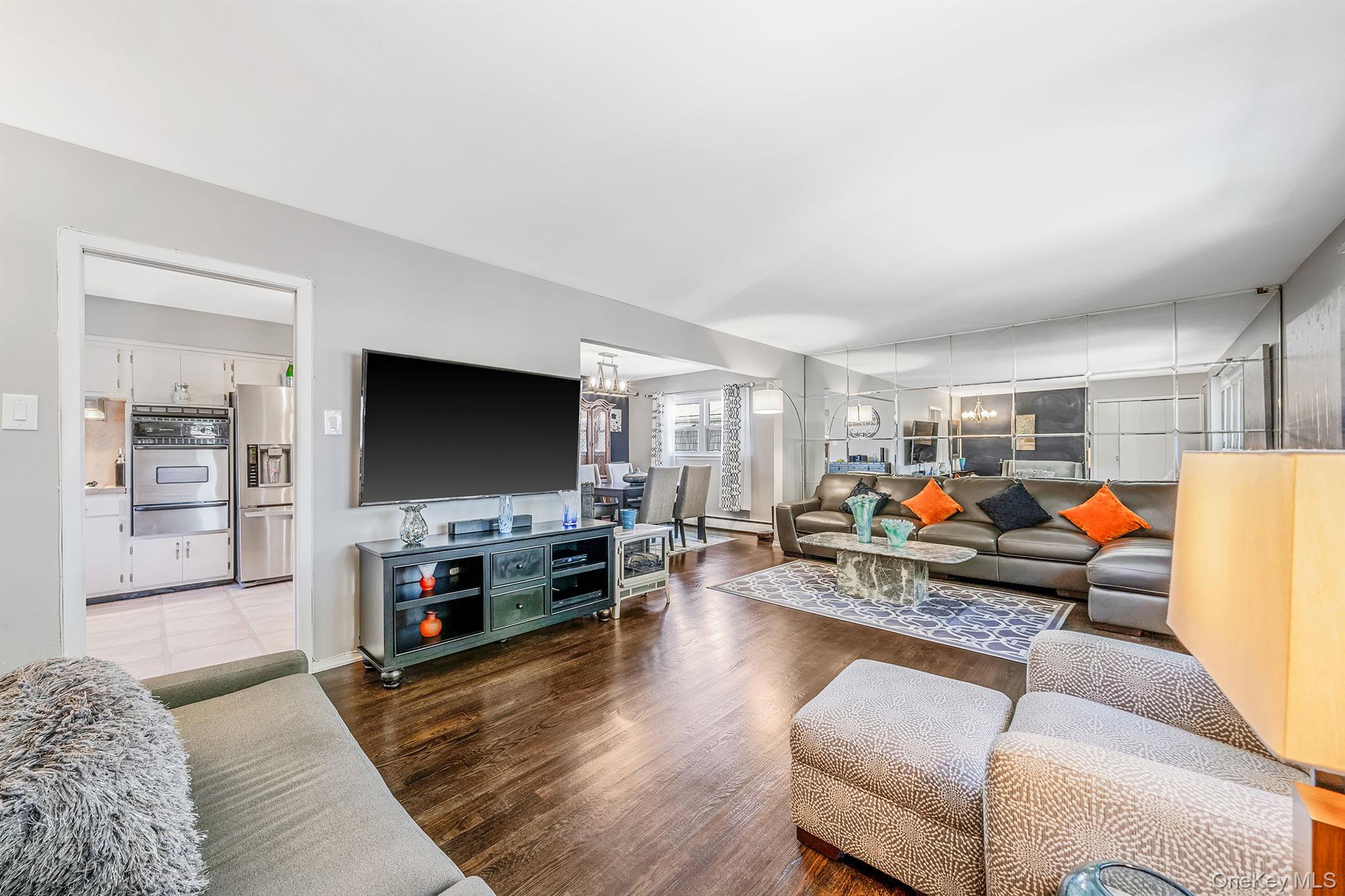 #20 photo, 14632 Willets Point Boulevard, クイーンズ区 Whitestone , NY 11357