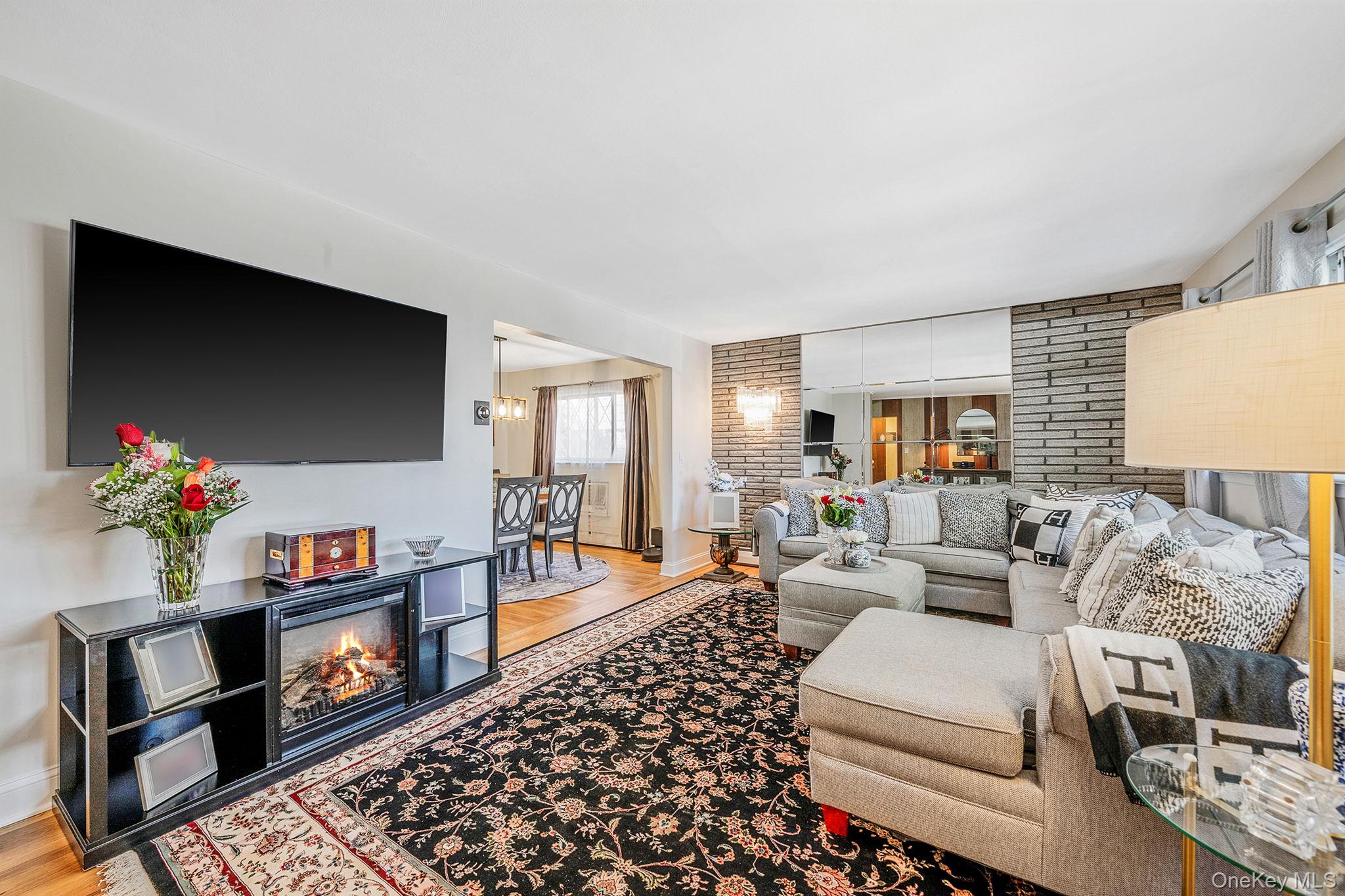 #3 photo, 14632 Willets Point Boulevard, クイーンズ区 Whitestone , NY 11357