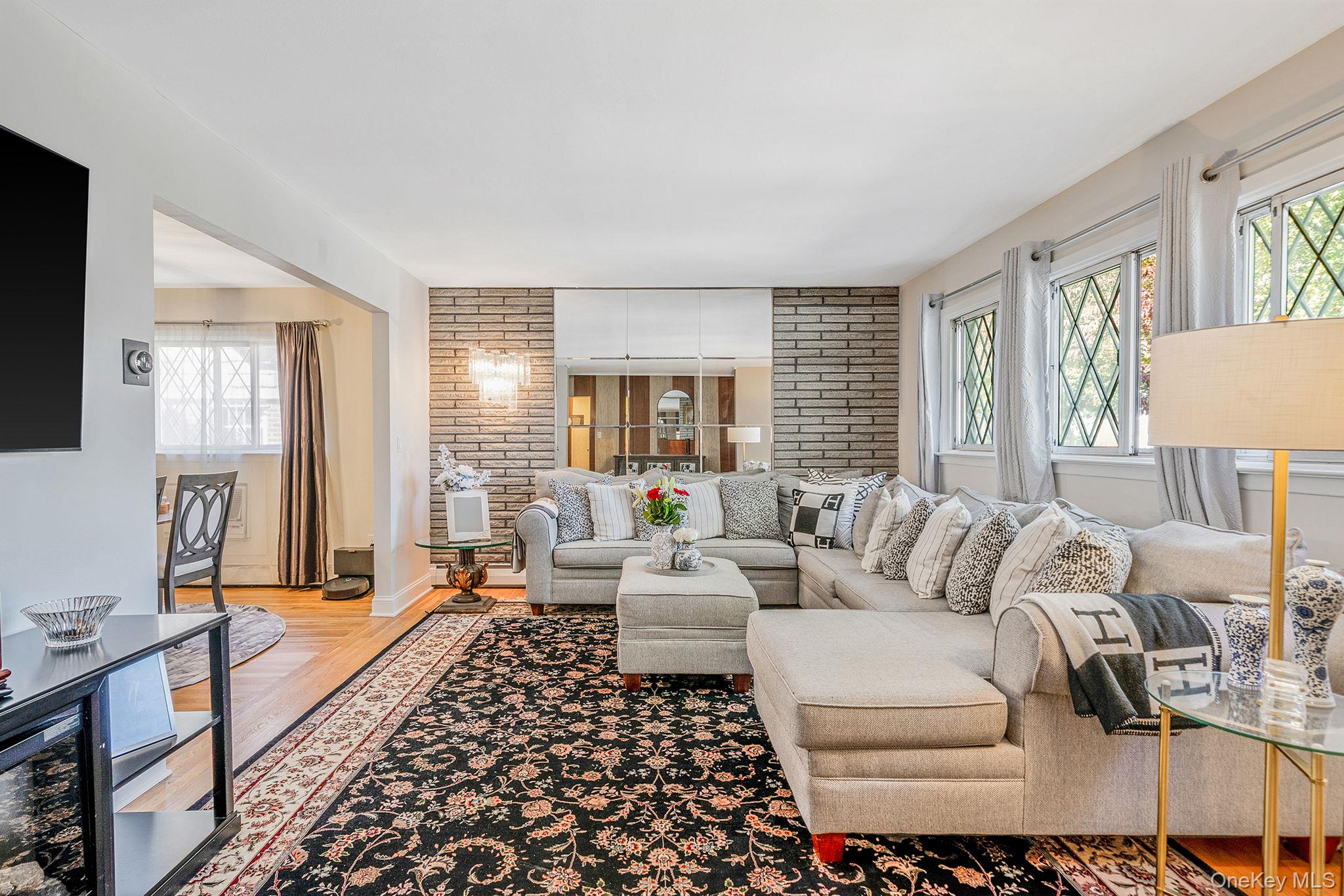 #4 photo, 14632 Willets Point Boulevard, クイーンズ区 Whitestone , NY 11357