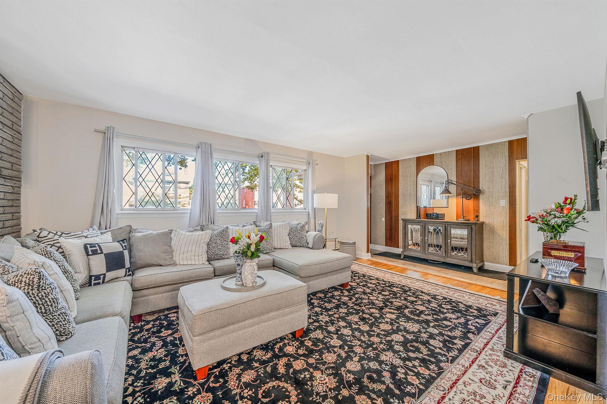 #5 photo, 14632 Willets Point Boulevard, クイーンズ区 Whitestone , NY 11357