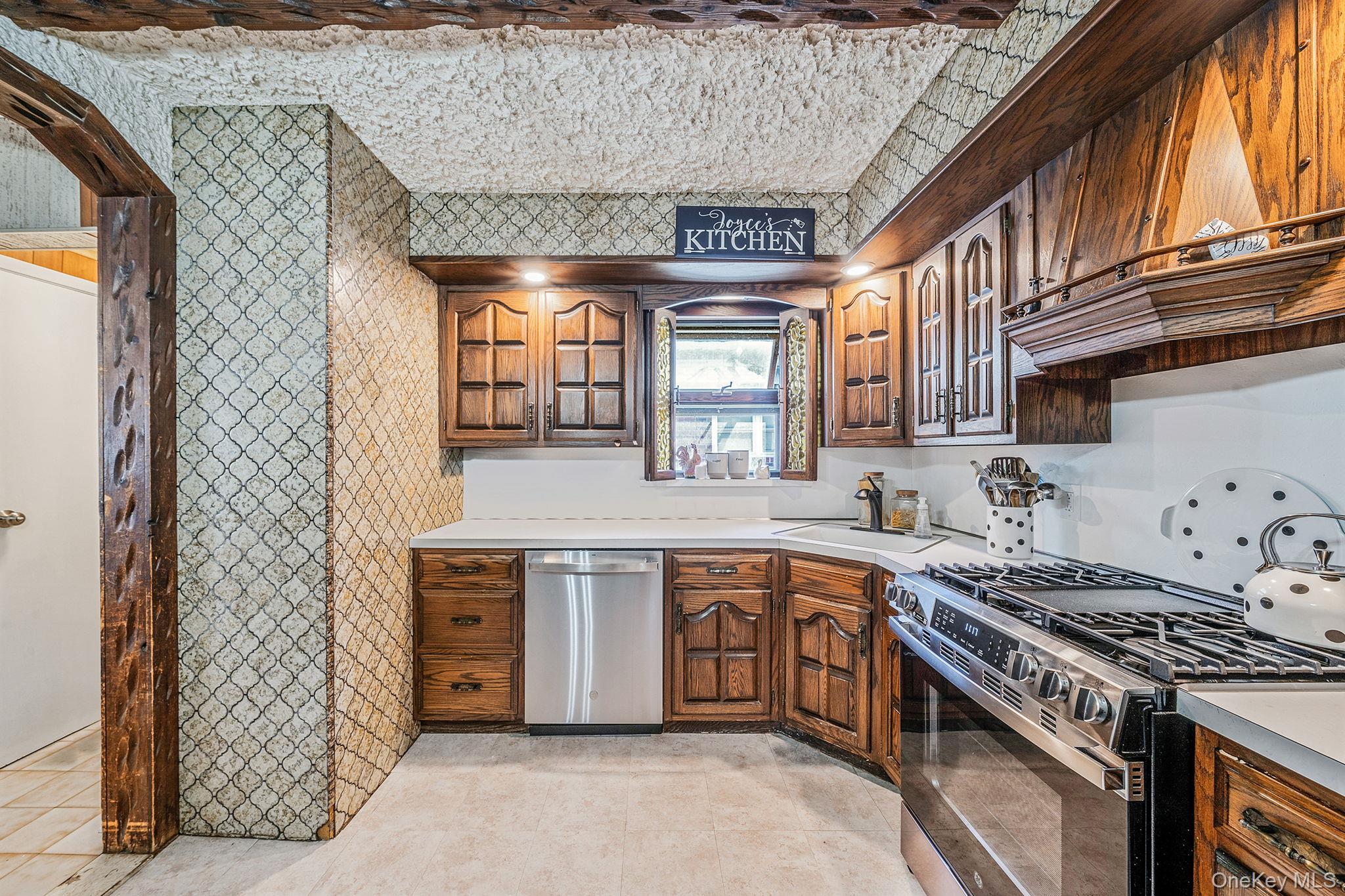 #9 photo, 14632 Willets Point Boulevard, クイーンズ区 Whitestone , NY 11357