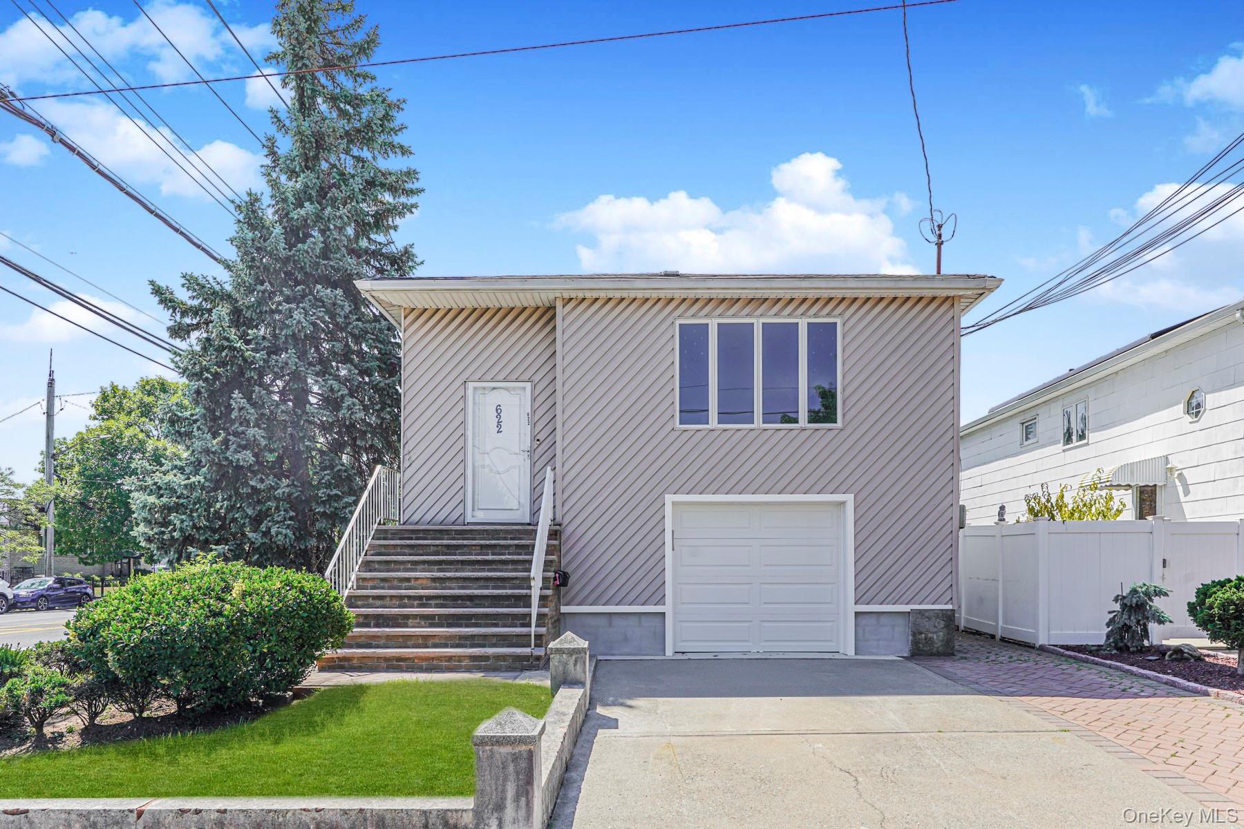 #1 photo, 622 Barlow Avenue, スタテンアイランド Staten Island , NY 10312