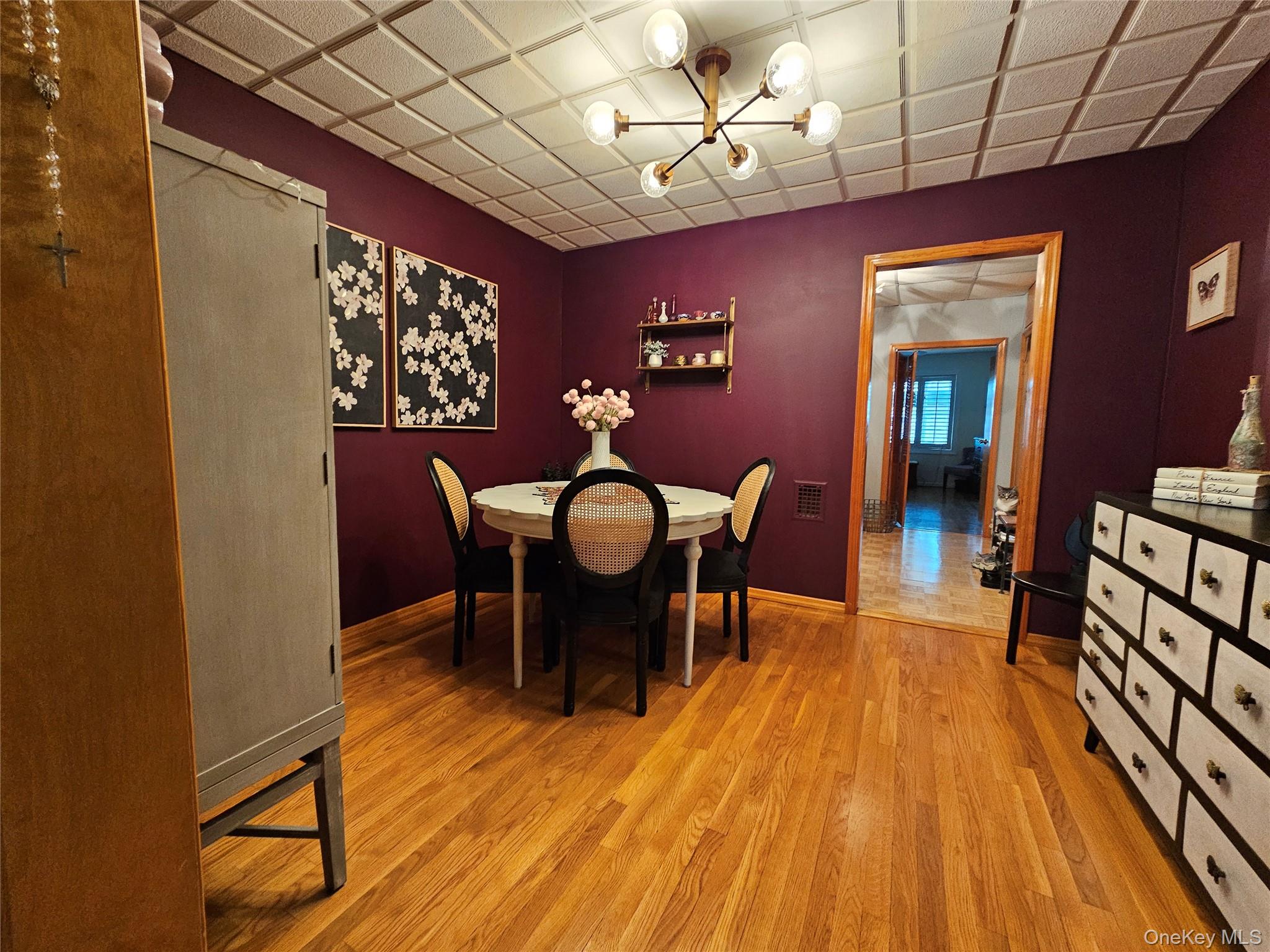 #4 photo, 7852 79th Lane, クイーンズ区 Glendale , NY 11385