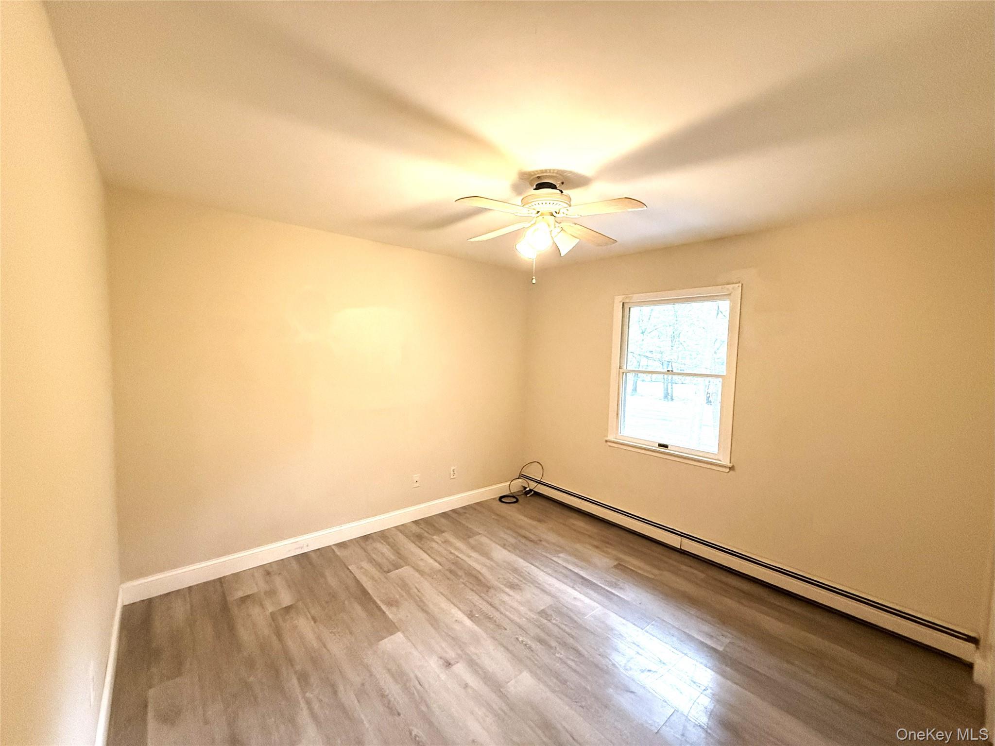 #17 photo, 307 S Bicycle Path, サフォーク郡 Farmingville , NY 11738