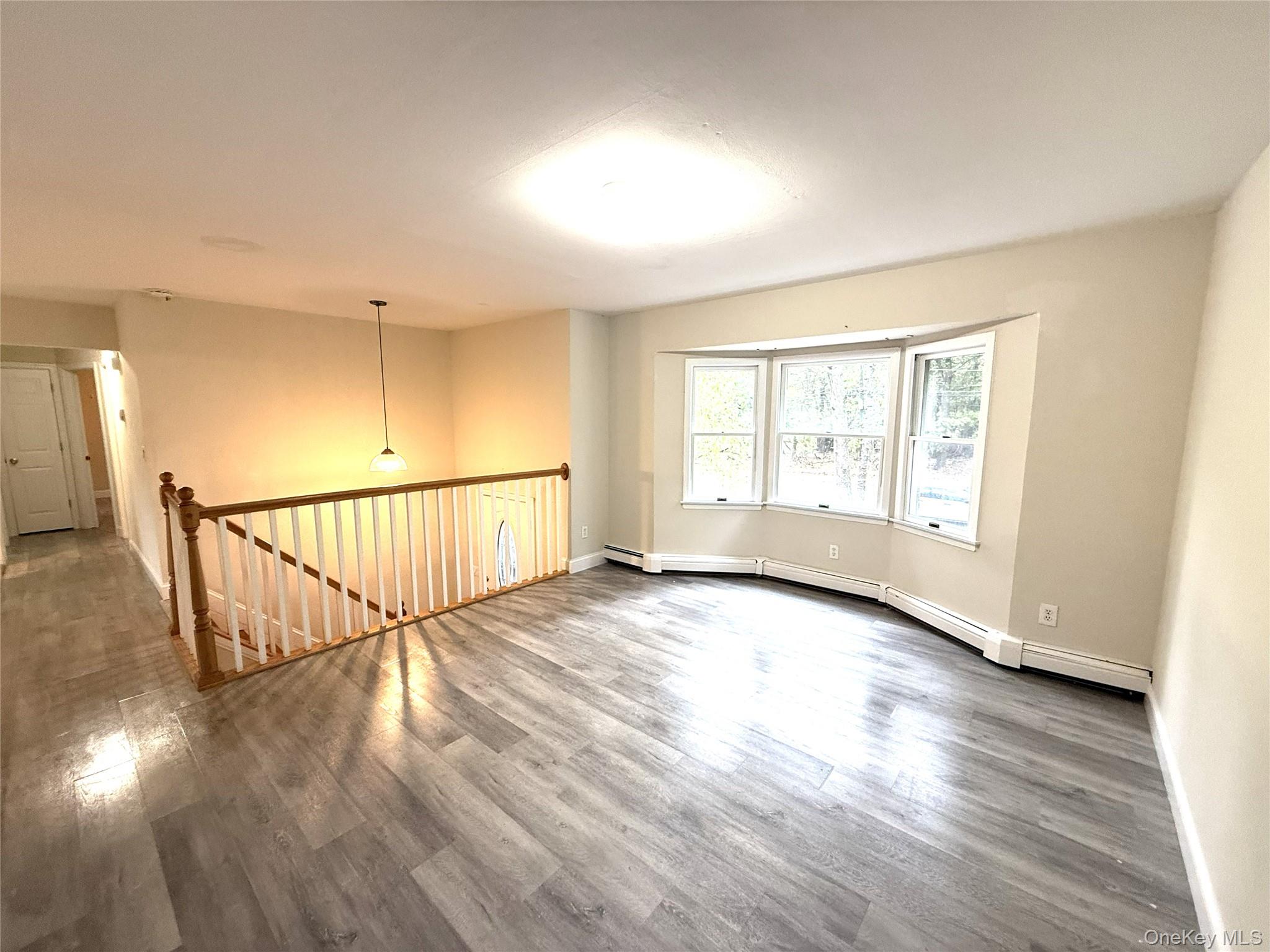 #7 photo, 307 S Bicycle Path, サフォーク郡 Farmingville , NY 11738