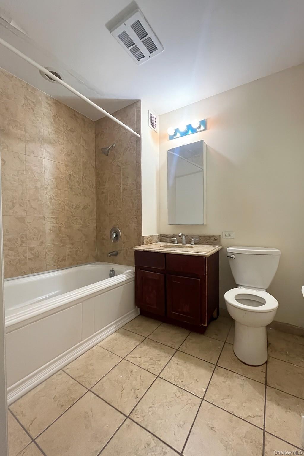 #9 photo, 1980 Starr Street, クイーンズ区 Ridgewood , NY 11385