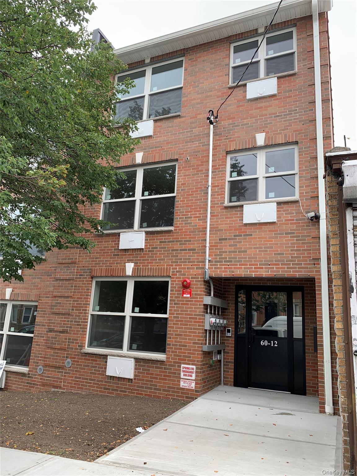 #1 photo, 60-12 Menahan  Street, クイーンズ区 Ridgewood , NY 11385