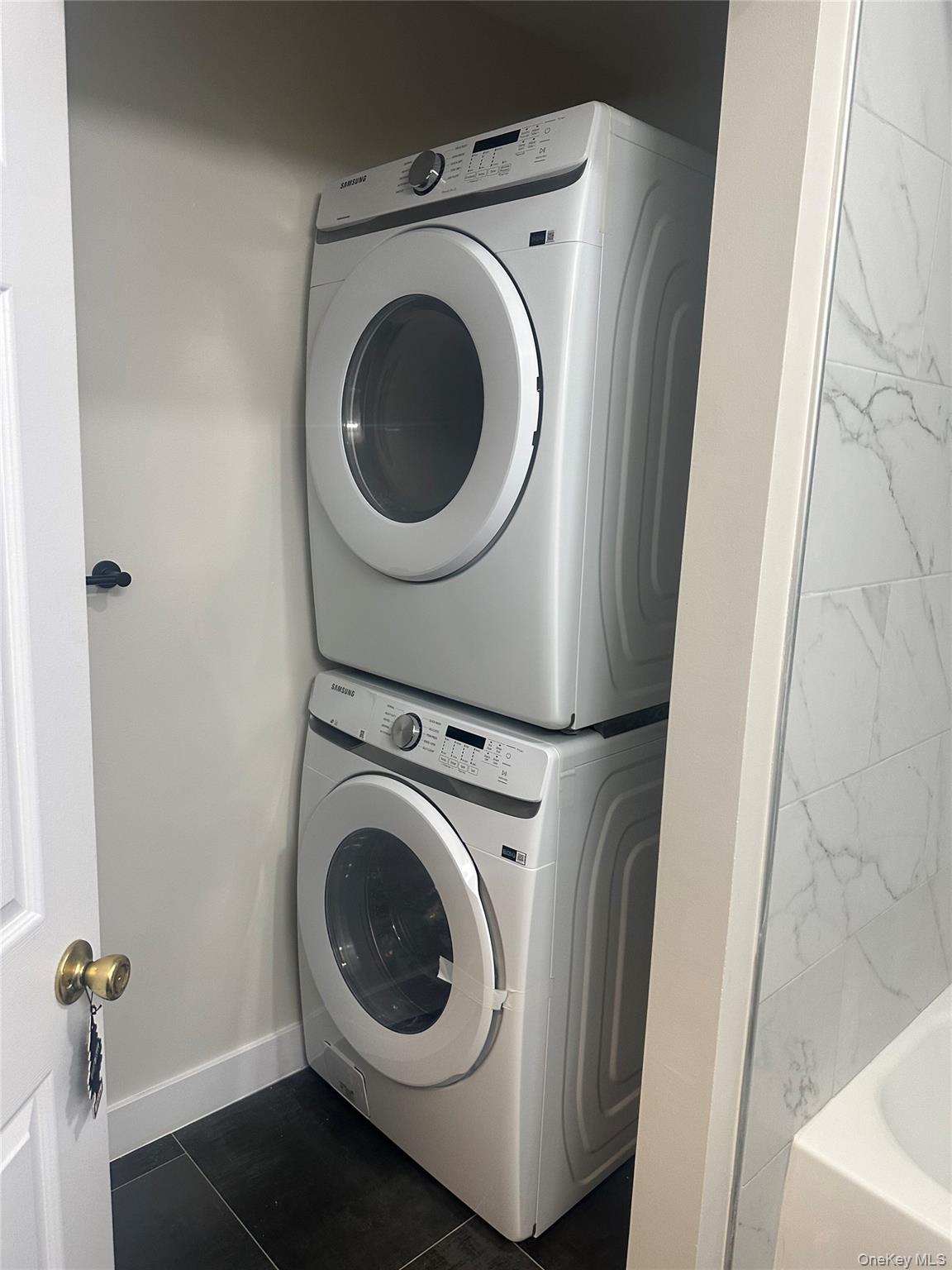 #6 photo, West Babylon, サフォーク郡 West Babylon , NY 11704