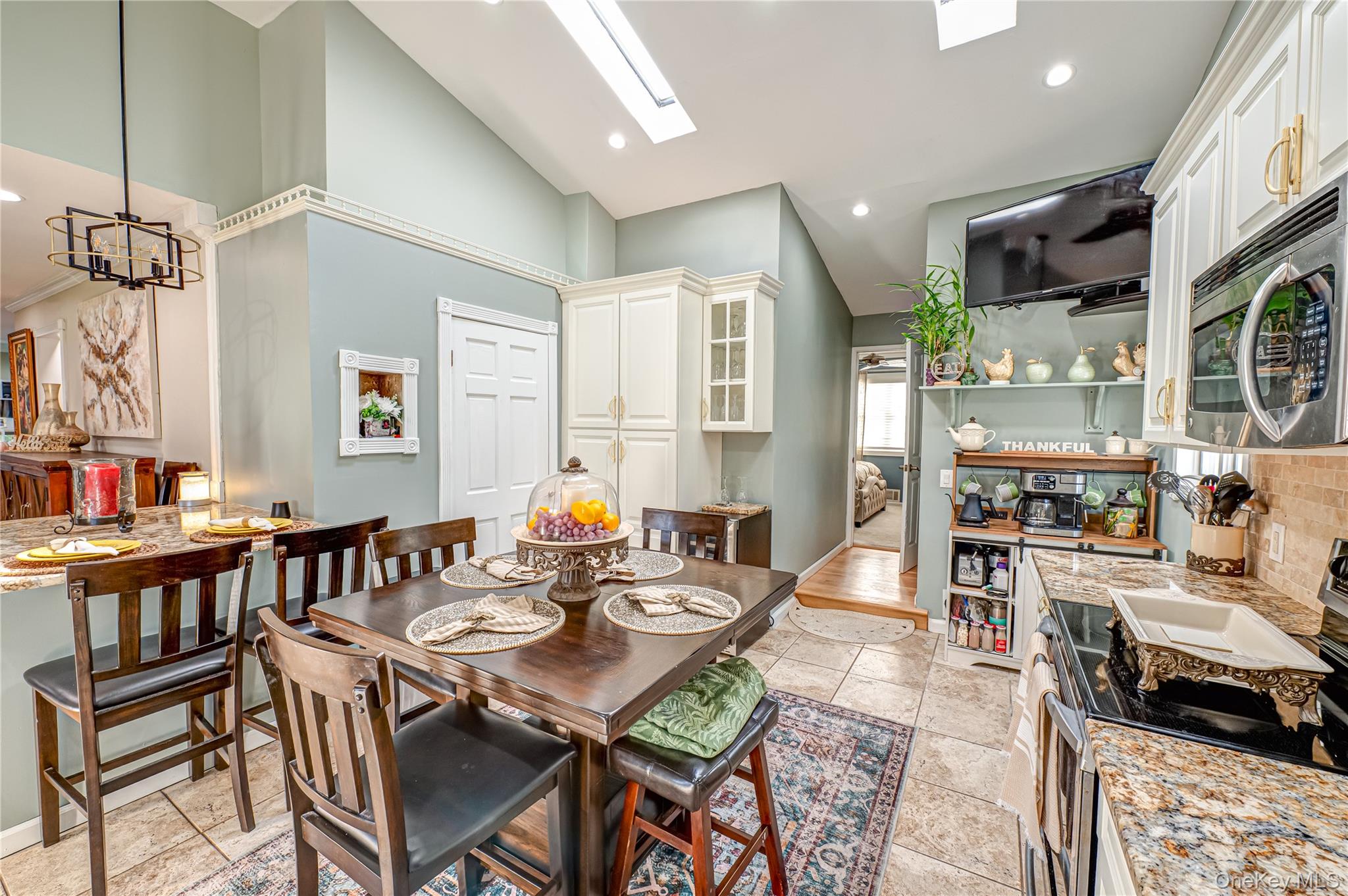 #13 photo, 60 White Street, サフォーク郡 North Babylon , NY 11703