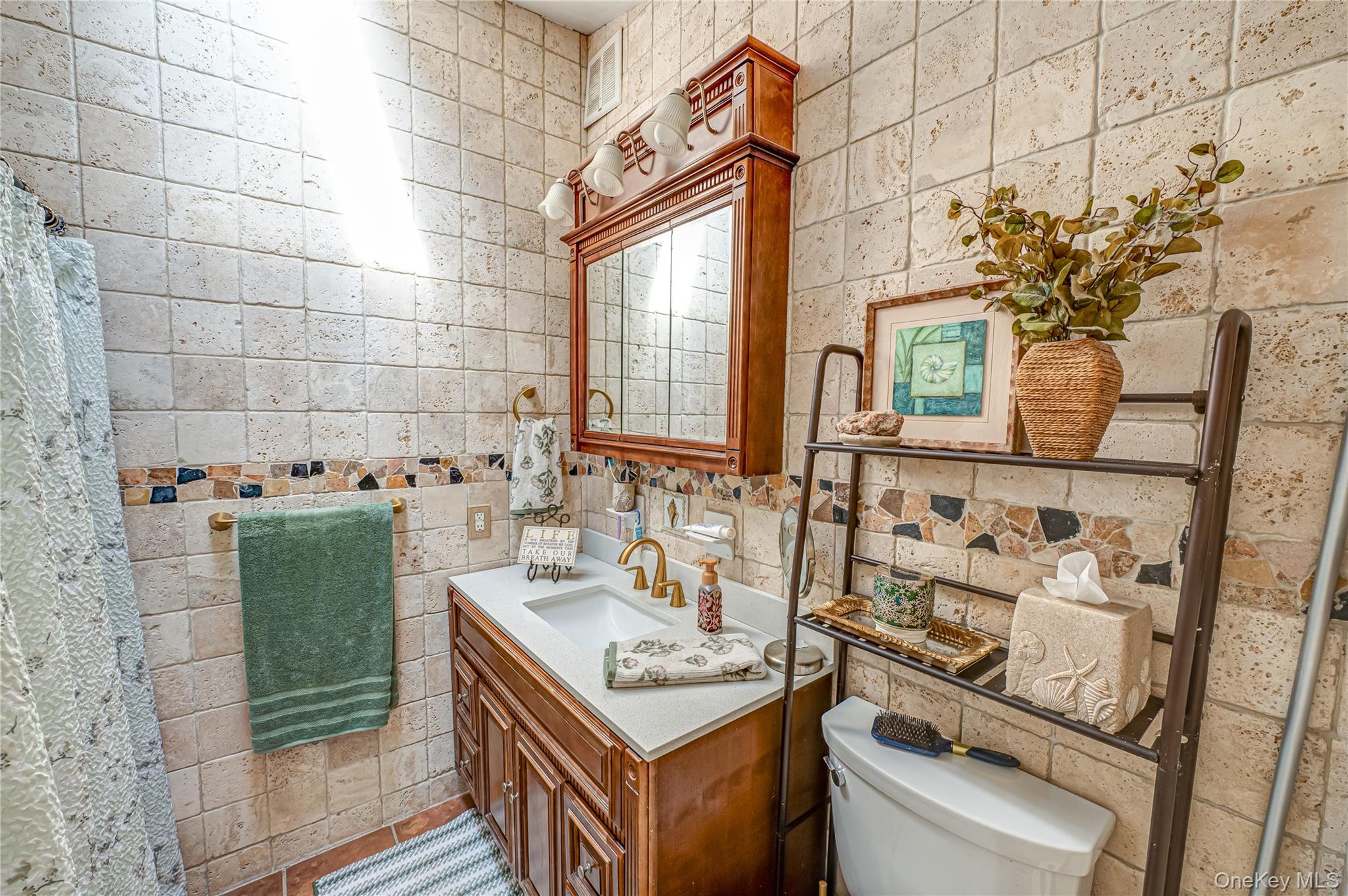 #16 photo, 60 White Street, サフォーク郡 North Babylon , NY 11703