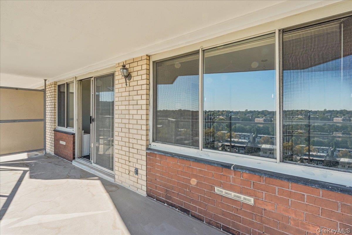 #15 photo, 18-15 215th Street, クイーンズ区 Bayside , NY 11360