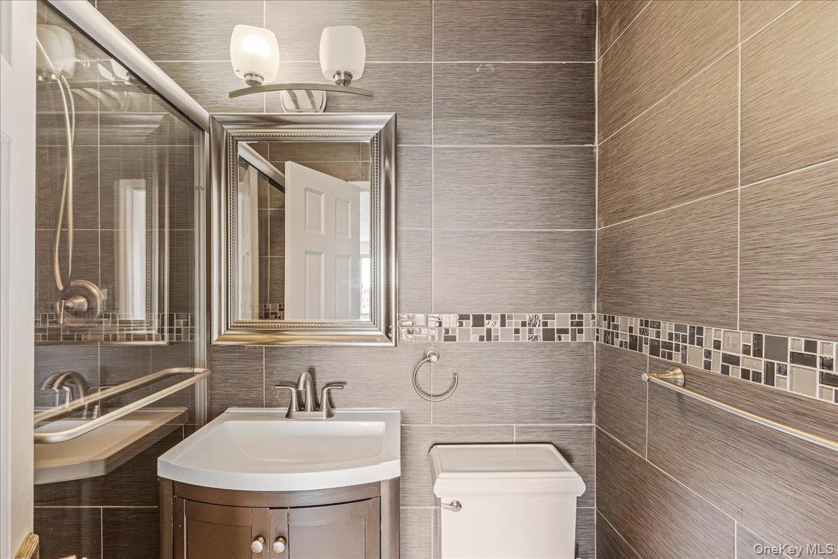 #16 photo, 18-15 215th Street, クイーンズ区 Bayside , NY 11360