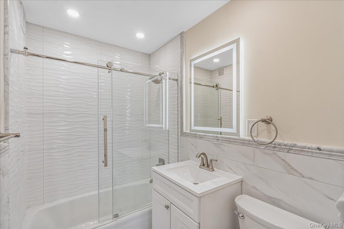 #17 photo, 18-15 215th Street, クイーンズ区 Bayside , NY 11360