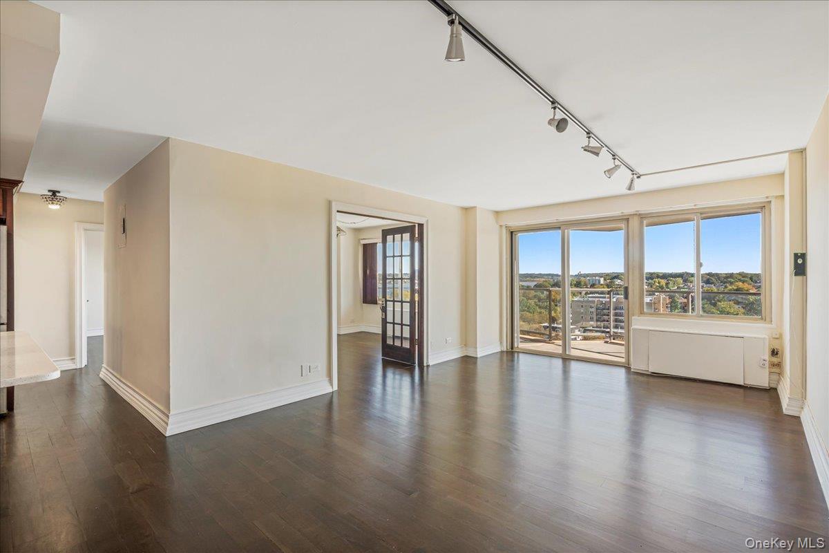 #6 photo, 18-15 215th Street, クイーンズ区 Bayside , NY 11360