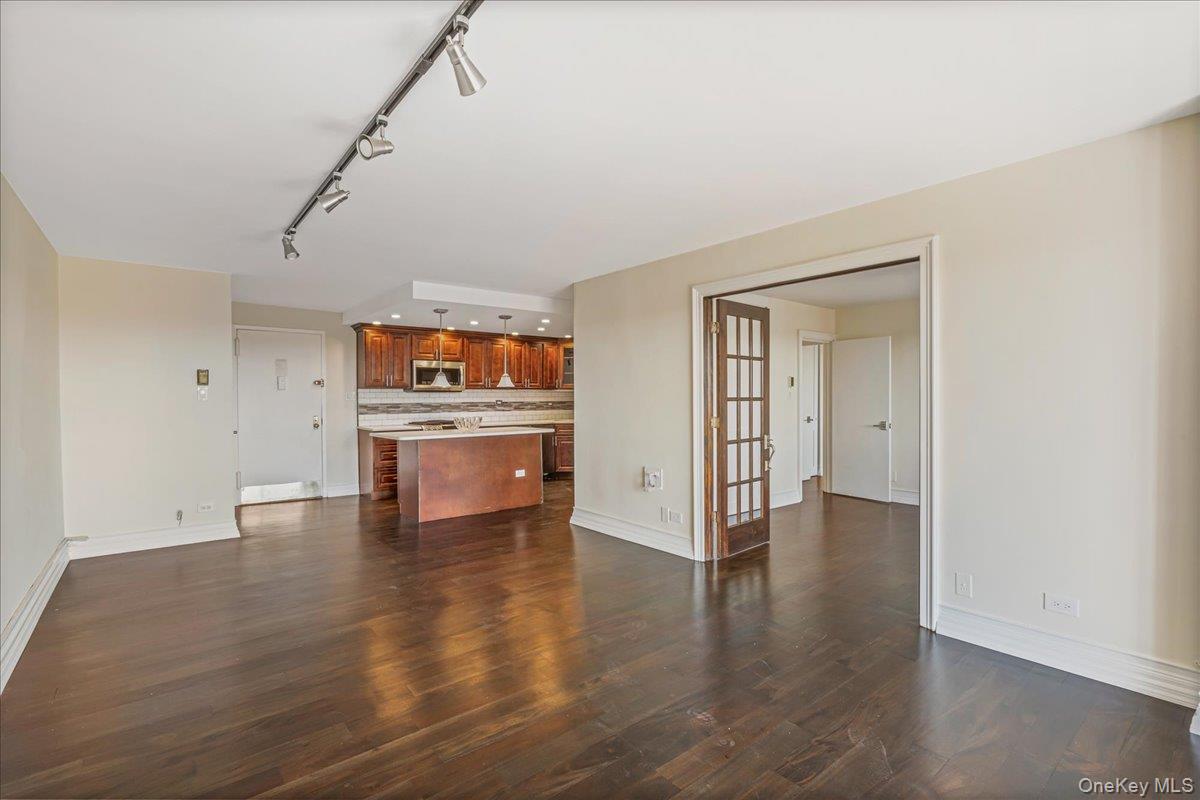 #7 photo, 18-15 215th Street, クイーンズ区 Bayside , NY 11360