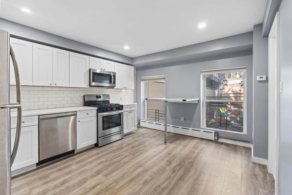 #1 photo, 509 W 23rd Street, मैनहटन Chelsea , NY 10011