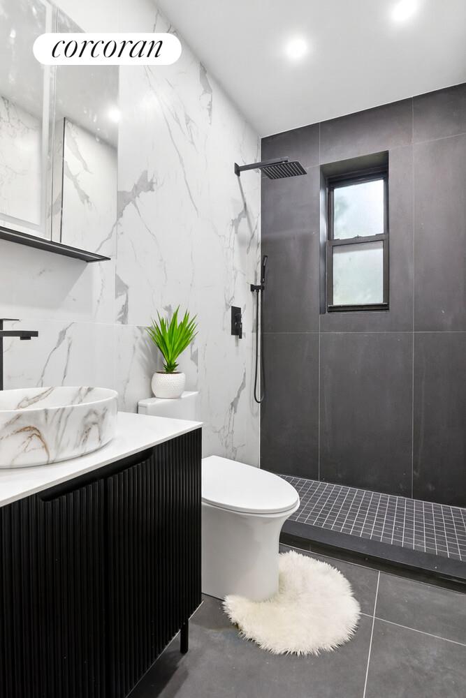 #6 photo, 415 OCEAN Parkway, ブルックリン区 Kensington , NY 11218