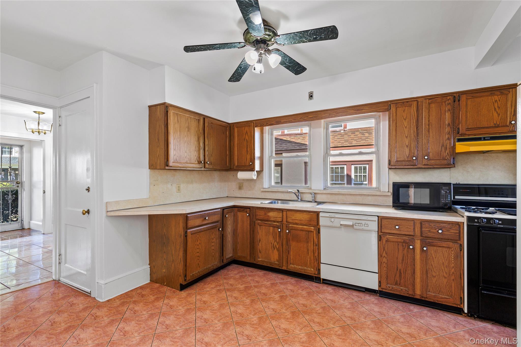 #8 photo, 77 Hillside Avenue, New Rochelle , NY 10801