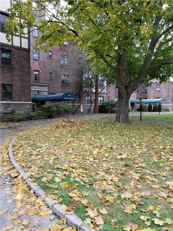 #3 photo, 110 Stonelea Stonelea, New Rochelle , NY 10801