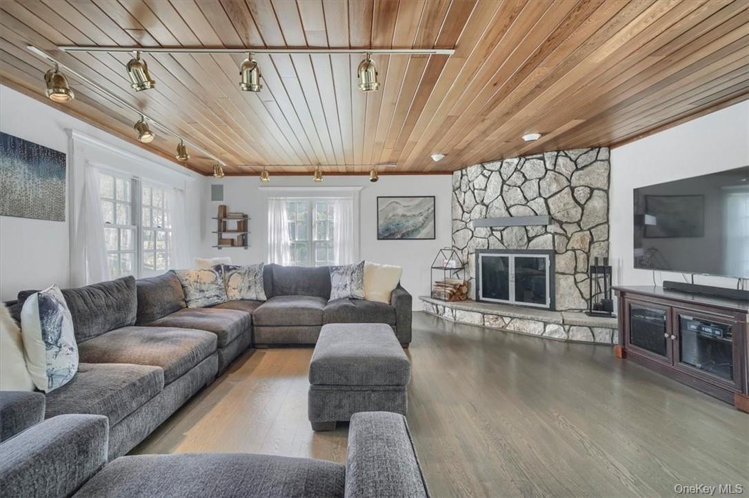 #8 photo, 10 High Tor Road, New City , NY 10956