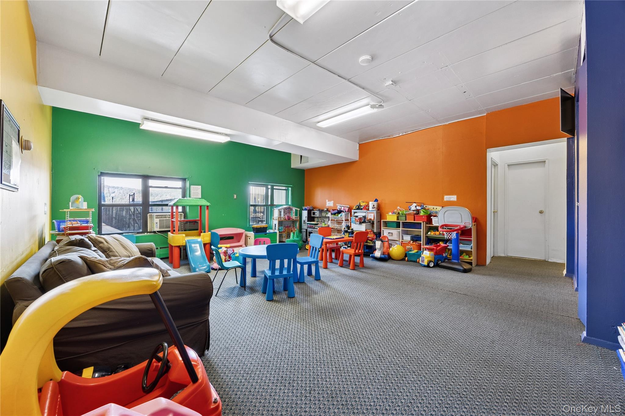 #17 photo, 1085 Warburton Avenue, Yonkers , NY 10701