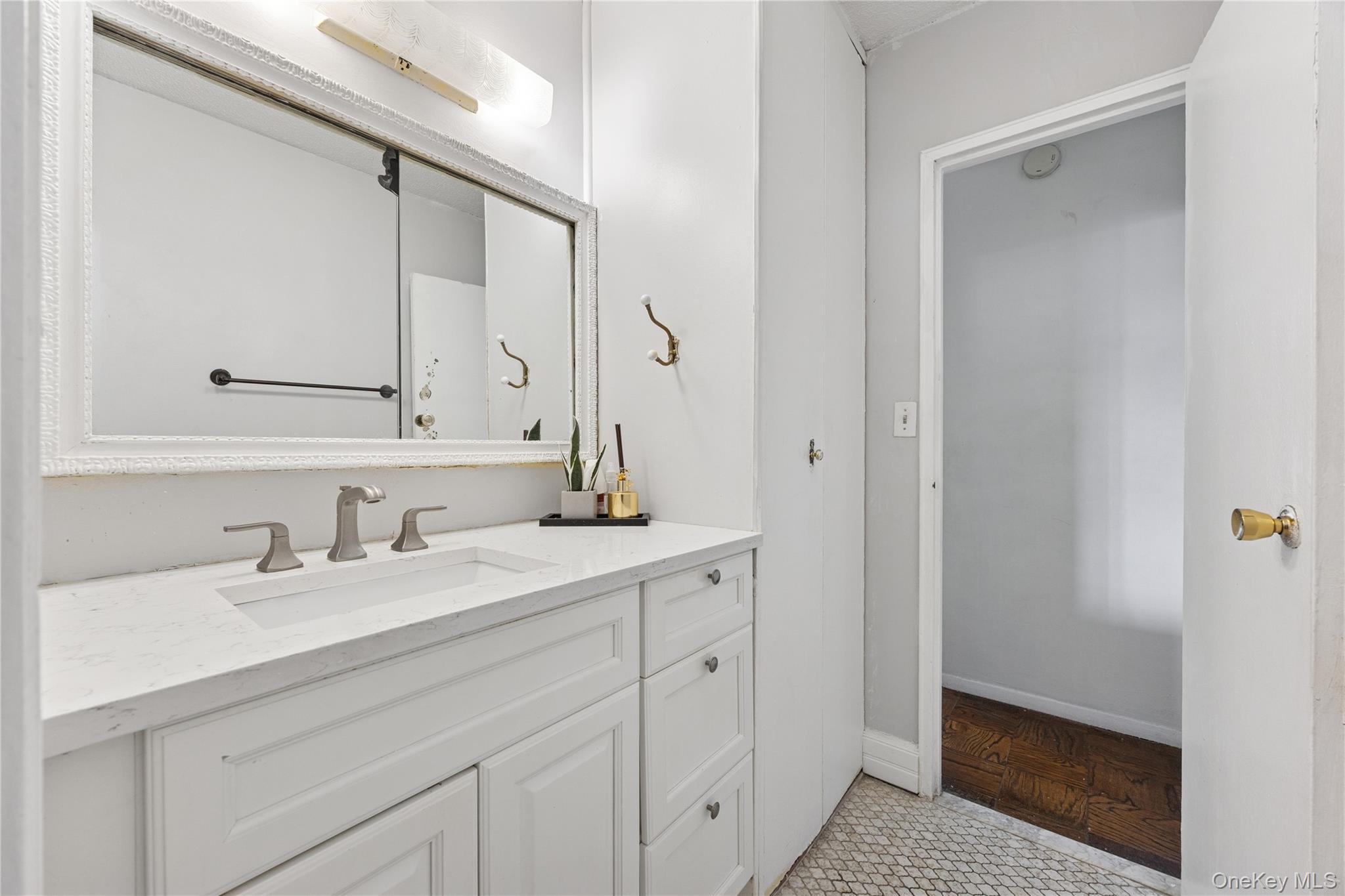 #7 photo, 1085 Warburton Avenue, Yonkers , NY 10701