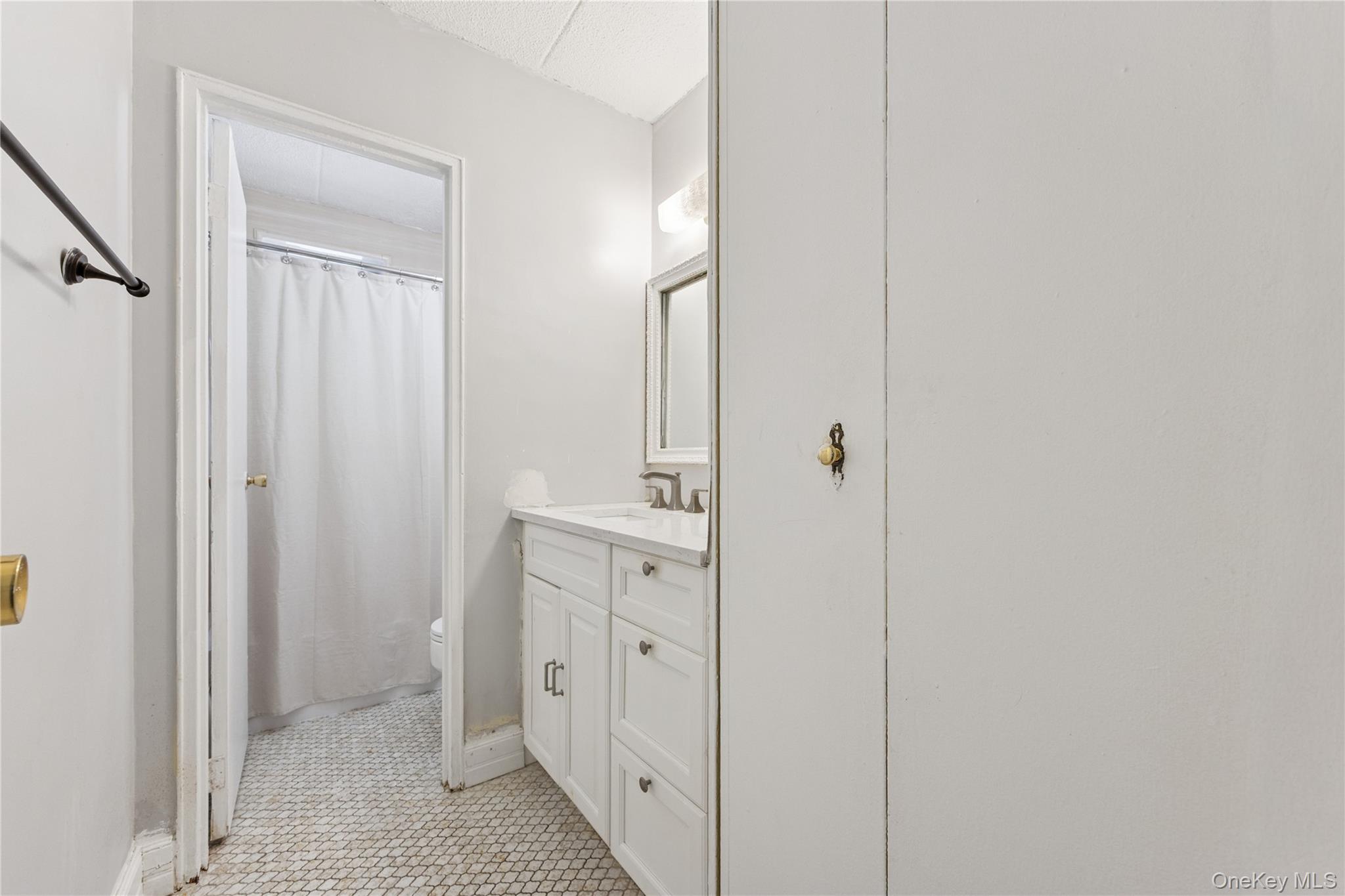 #9 photo, 1085 Warburton Avenue, Yonkers , NY 10701