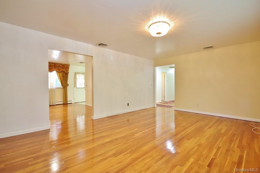 #6 photo, 570 Manville Road, Pleasantville , NY 10570