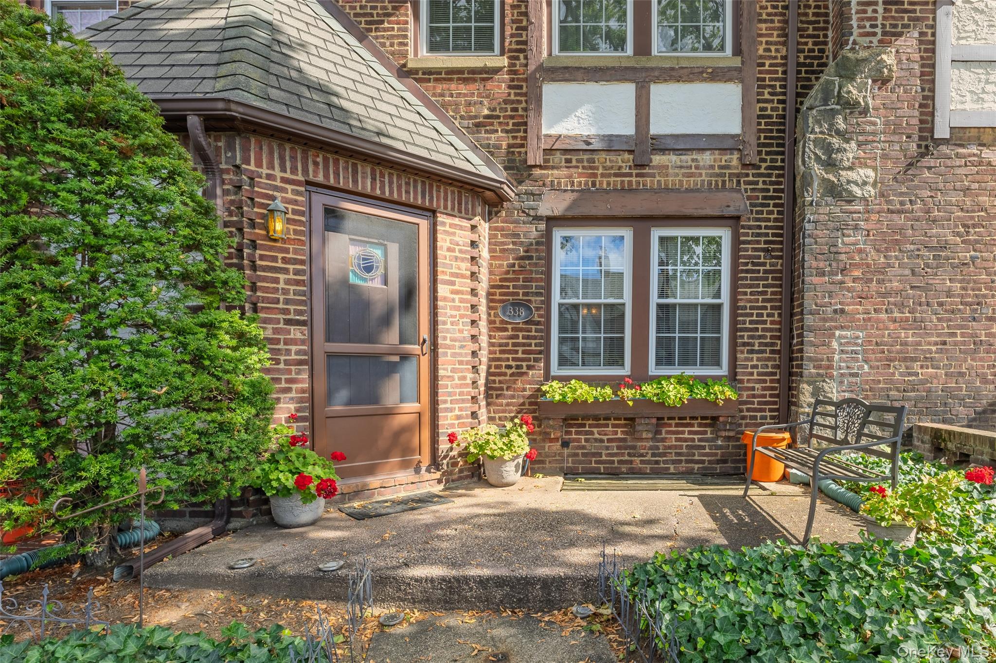 #1 photo, 338 Bauer Place, ナッソー郡 Mineola , NY 11501