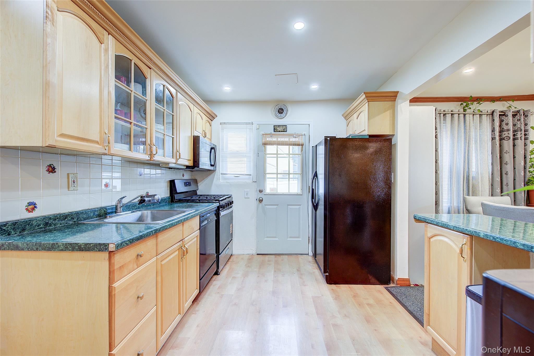 #12 photo, 1025 Ontario Road, ナッソー郡 West Hempstead , NY 11552