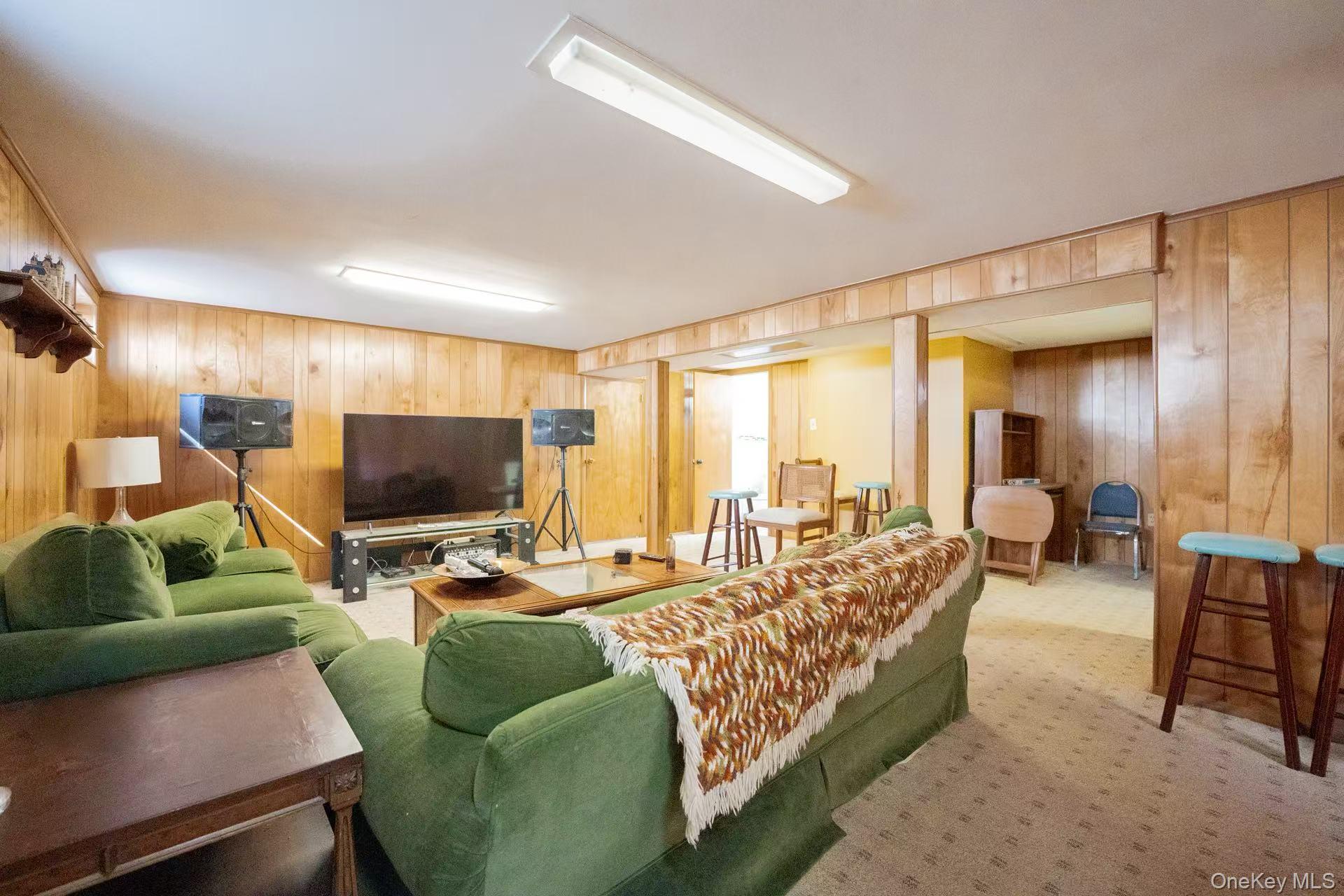 #4 photo, 636 S 13th Street, ナッソー郡 New Hyde Park , NY 11040