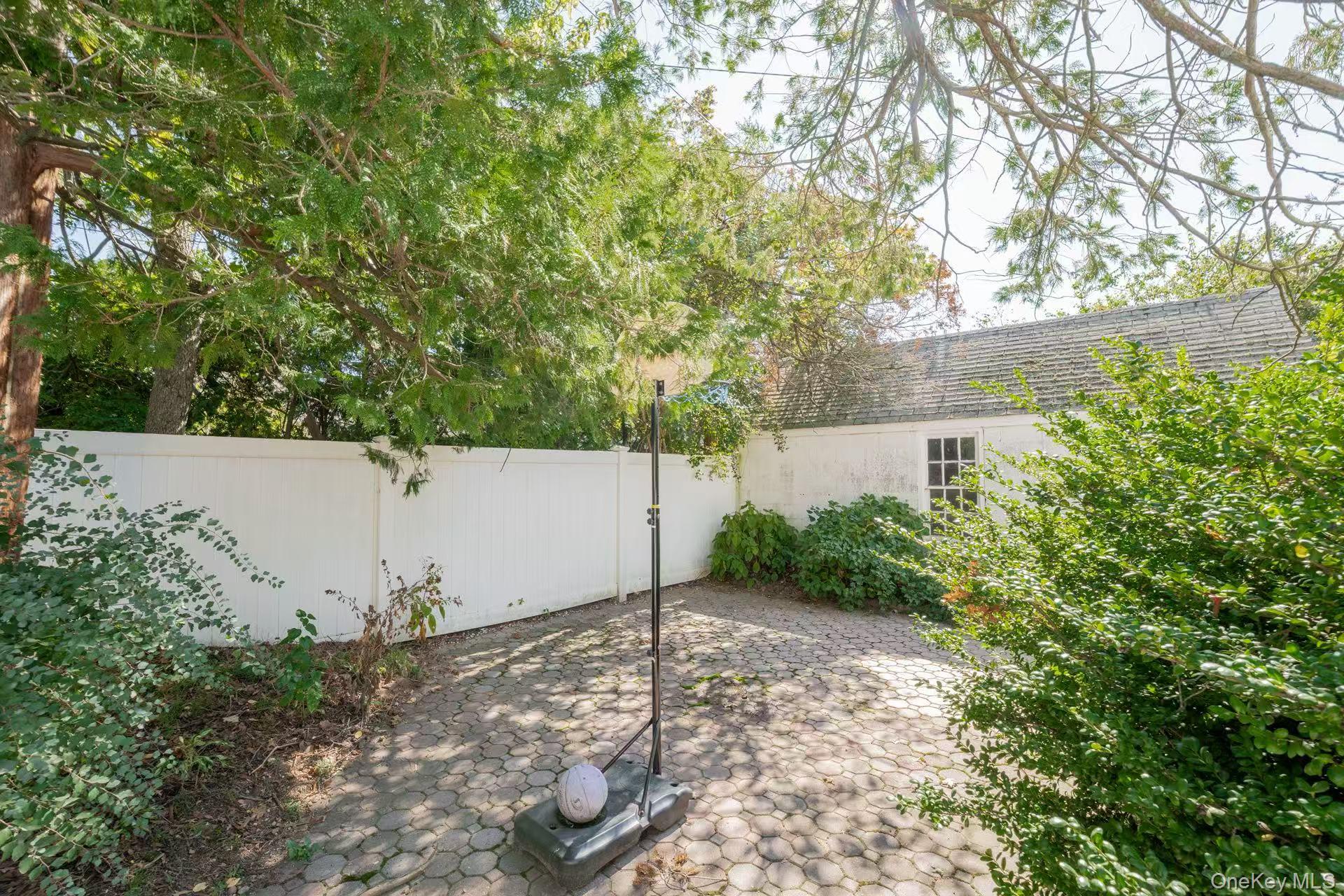 #8 photo, 636 S 13th Street, ナッソー郡 New Hyde Park , NY 11040