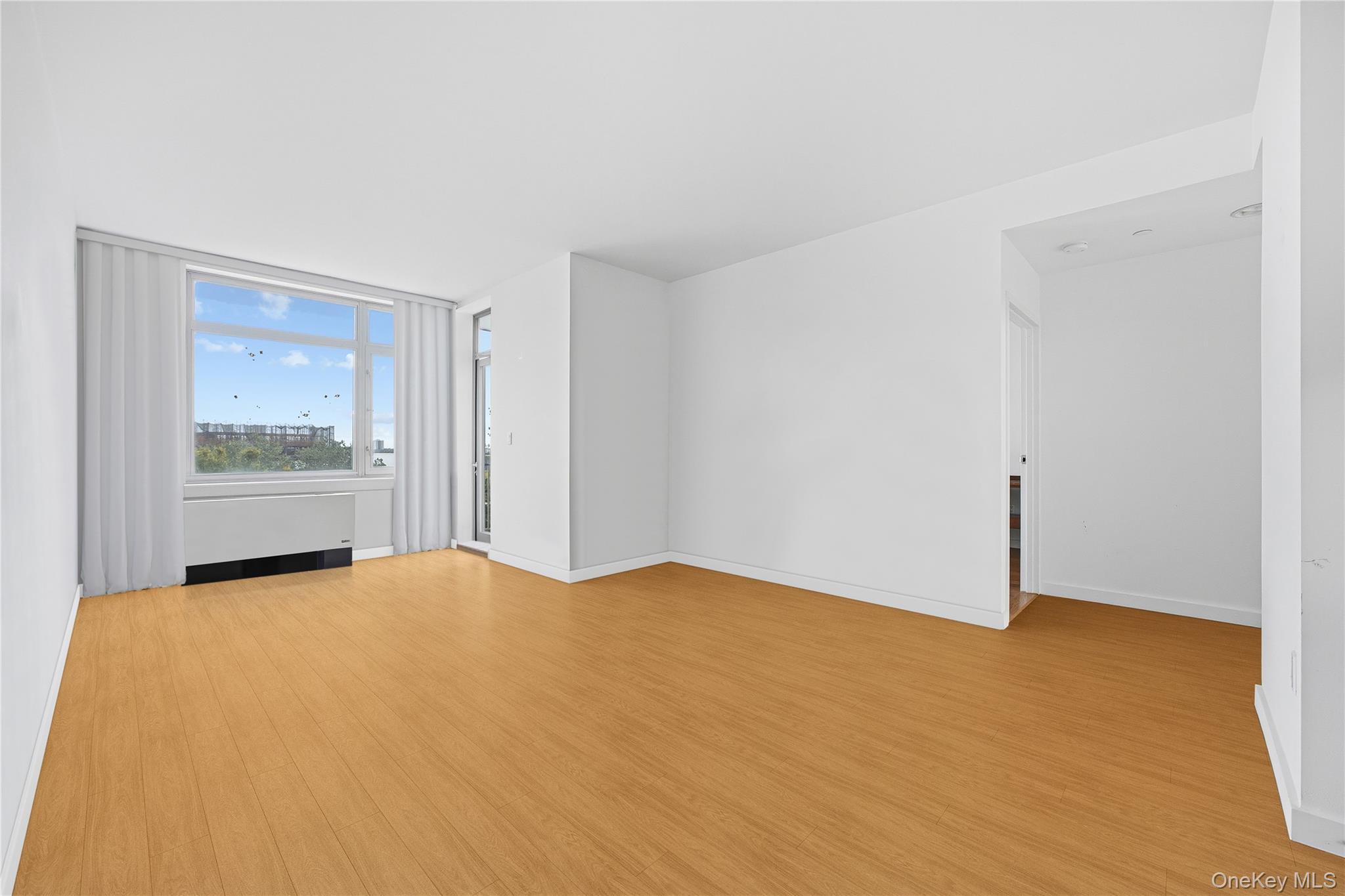 #17 photo, 40-28 COLLEGE POINT BLVD, クイーンズ区 Flushing , NY 11354