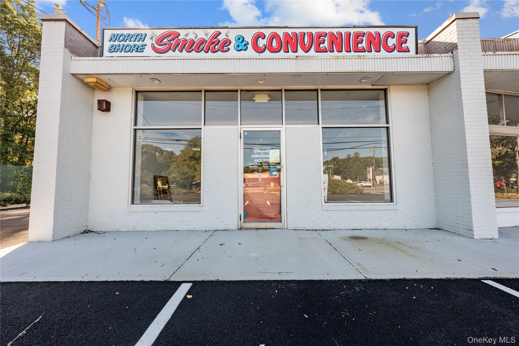 #14 photo, 720 Route 25A, サフォーク郡 Rocky Point , NY 11778