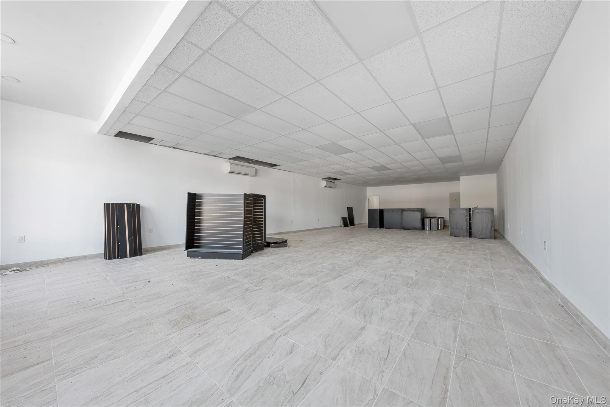 #15 photo, 720 Route 25A, サフォーク郡 Rocky Point , NY 11778