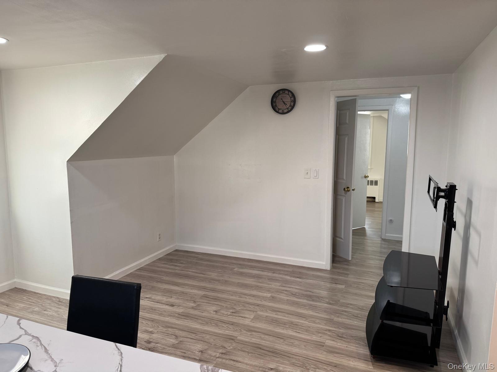 #9 photo, 1174 Russell Street, 롱 아일랜드 Franklin Square , NY 11010