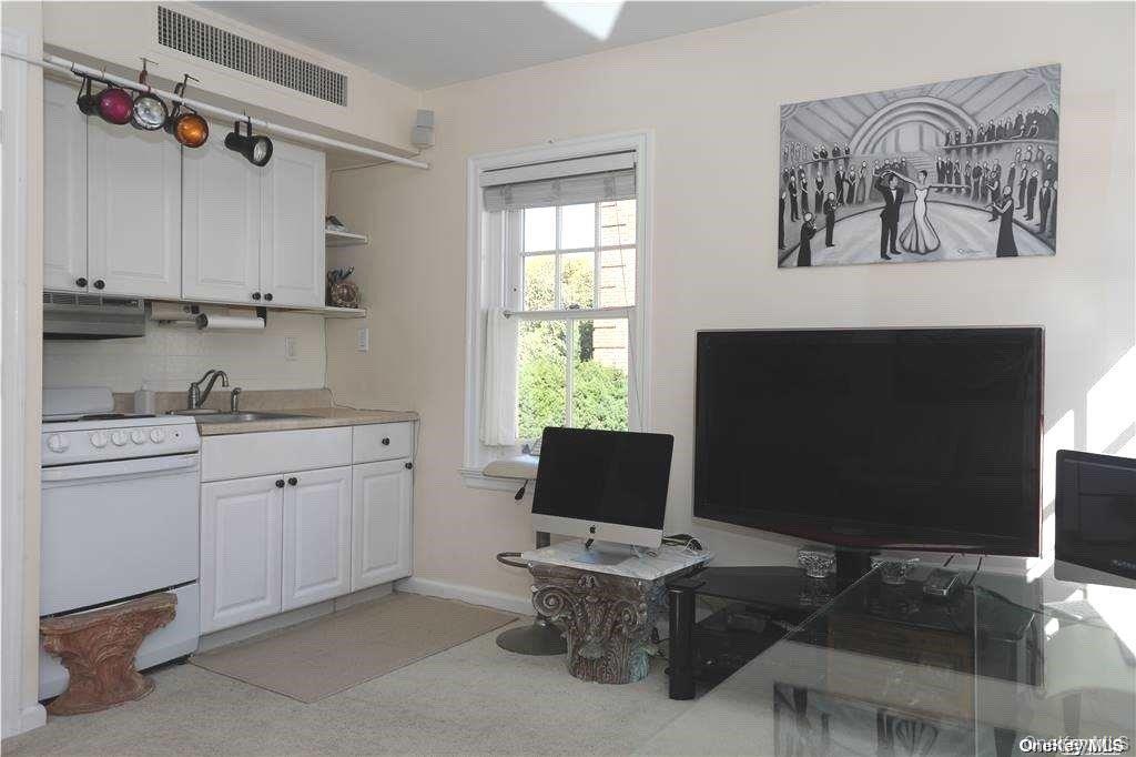 #1 photo, 1392 Old Northern Boulevard, ナッソー郡 Roslyn , NY 11576